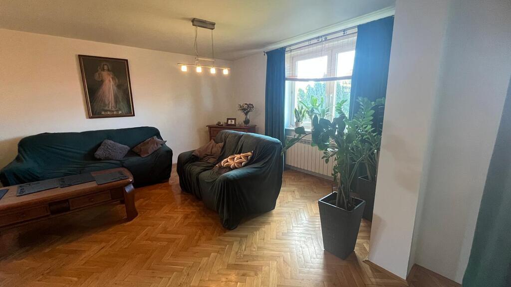 Przestronny dom z ogrodem w Puławach - zdjęcie 2