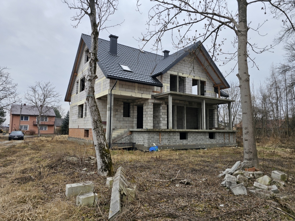 Dom 450 m2 + dwie działki budowlane 5200 m2 - zdjęcie 5