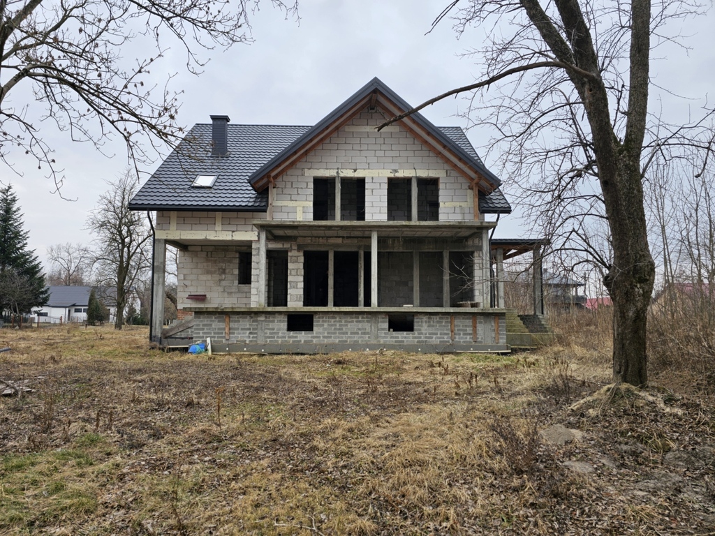 Dom 450 m2 + dwie działki budowlane 5200 m2 - zdjęcie 4