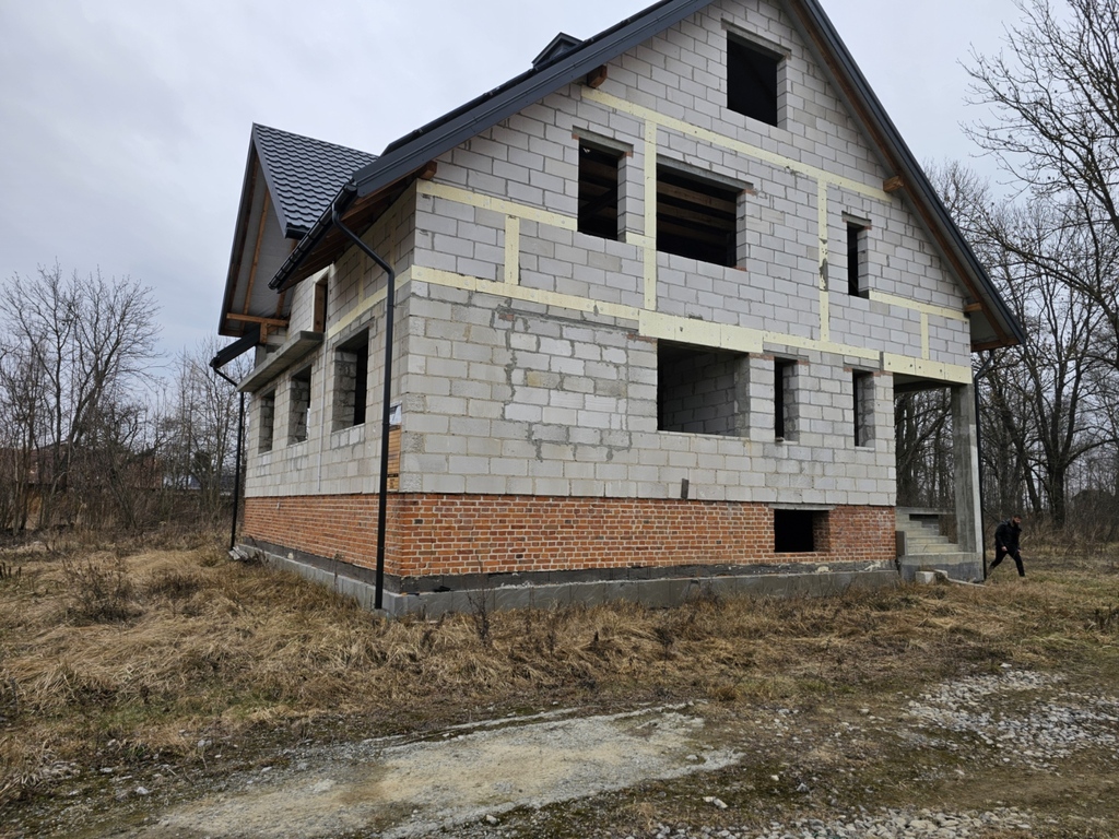 Dom 450 m2 + dwie działki budowlane 5200 m2 - zdjęcie 3