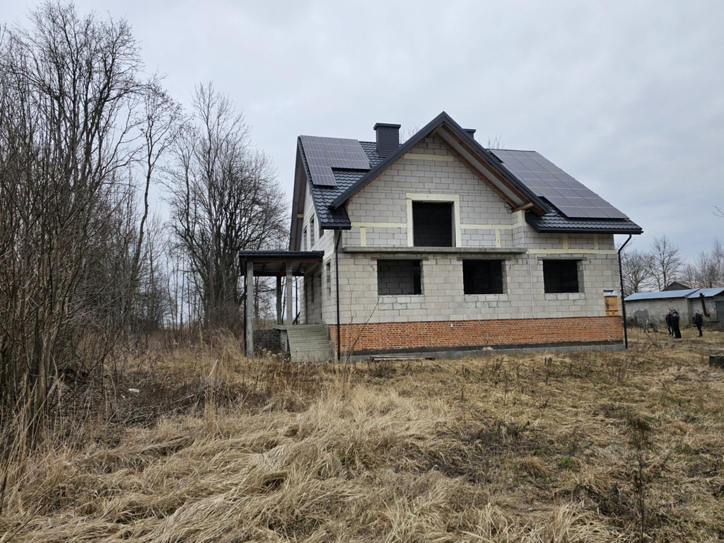 Dom 450 m2 + dwie działki budowlane 5200 m2 - zdjęcie 2