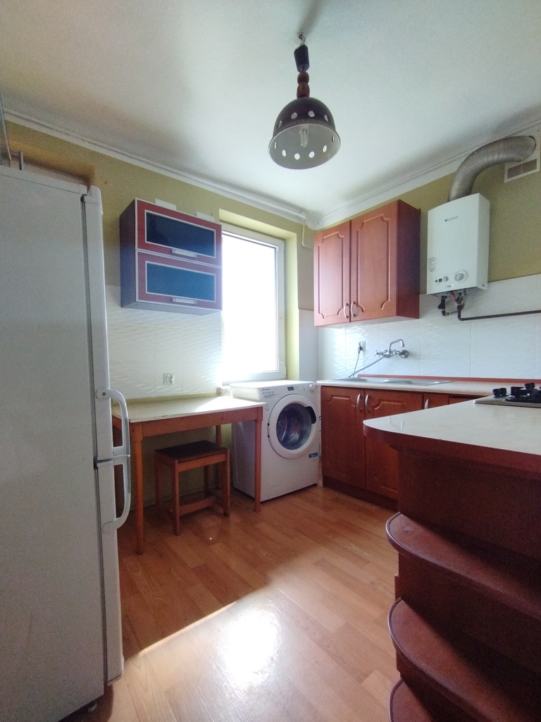 Mieszkanie w centrum/ 4 pokoje/ II piętro - zdjęcie 2