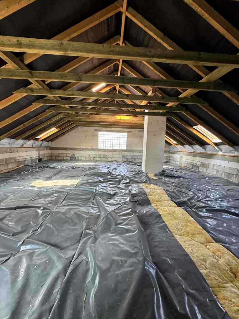 Dom do zamieszkania z dużą działką 1,0468 ha - zdjęcie 6