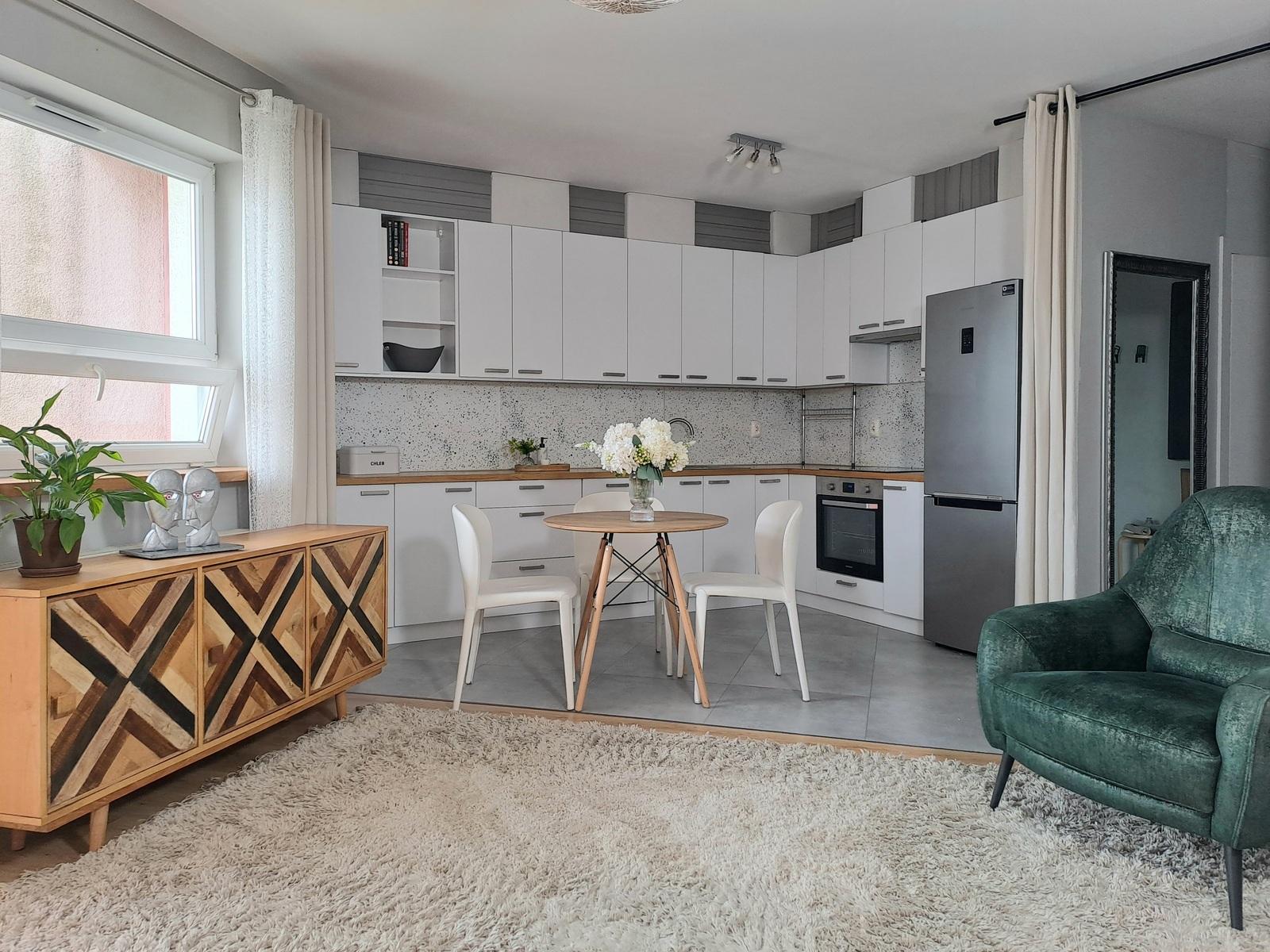 55 m² Mieszkanie 2/3 pokoje Rawska 71 Skierniewice cegła