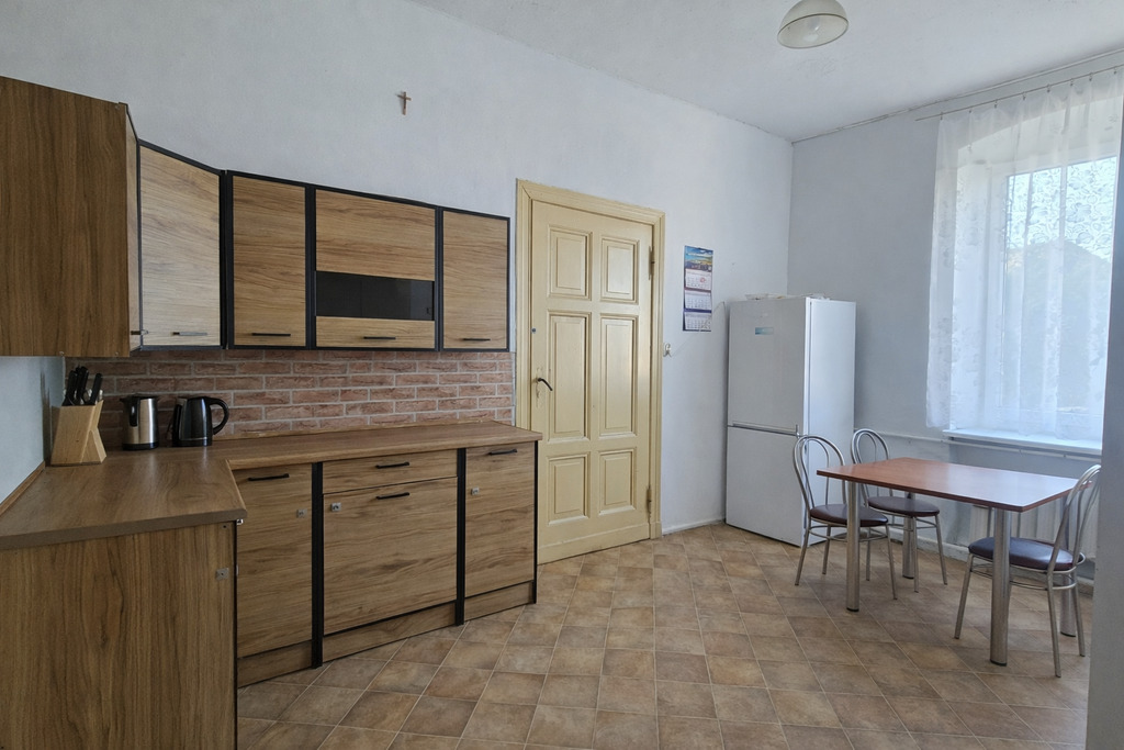 Dom inwestycyjny z 4 lokalami przy Miedwiu - zdjęcie 4