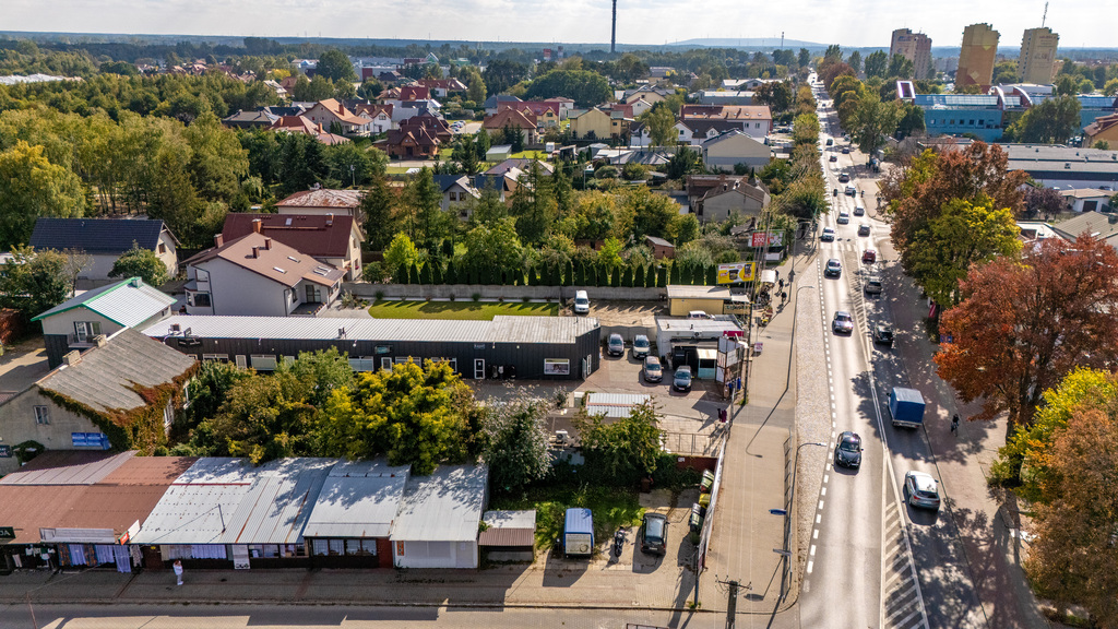 Pasaż handlowo-usługowy w centrum Bełchatowa - zdjęcie 2