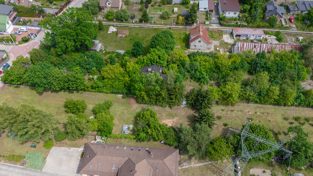Działka z potencjałem w zielonej części miasta - zdjęcie 6
