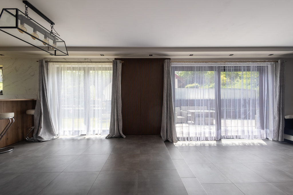 Nowoczesny dom przy Łazienkach Mineralnych 156 m2 - zdjęcie 4