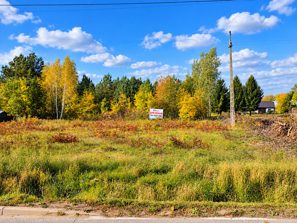 Działka w Ignatkach 886 m² z WZ - zdjęcie 3